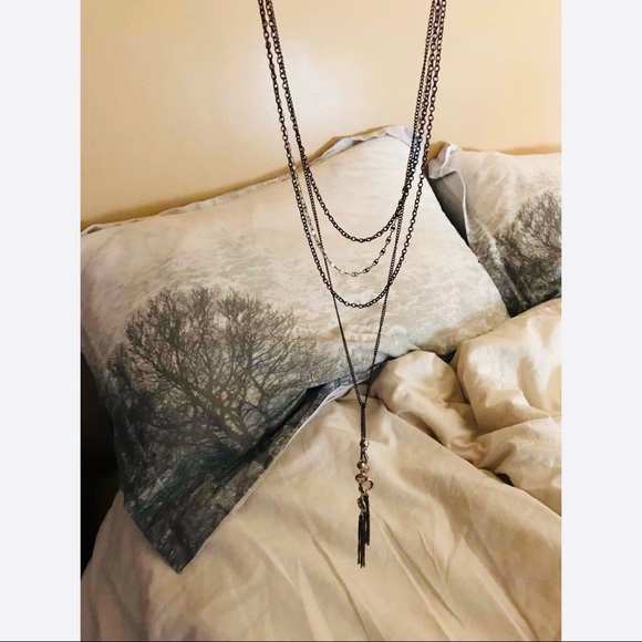 3/20$•🌸Necklace - Picture 1 of 5